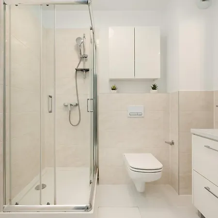 Modern With Parking Kepa Mieszczanska By Renters Appartamento *